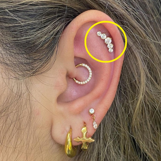 Issiq porno tomosha qiling: Yetuk xotin erini santexnik bilan aldaydi. Bondage oyoqlari porno rasmlar